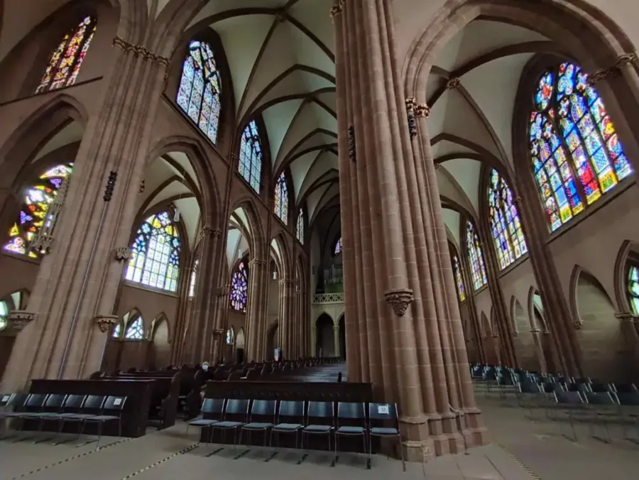 Die Katharinenkirche in Oppenheim liegt in Rheinland-Pfalz und ist eine der größten gotischen Kirchen in Oppenheim.