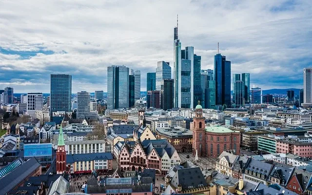 frankfurt skyline e1699655892448